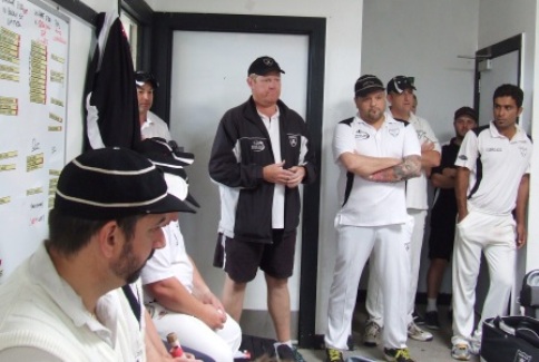 Past President Darren Nagle tells the changeroom of Firsts and Sixths players about the massive contribution made to our Club by John Talone and Joe Ansaldo.