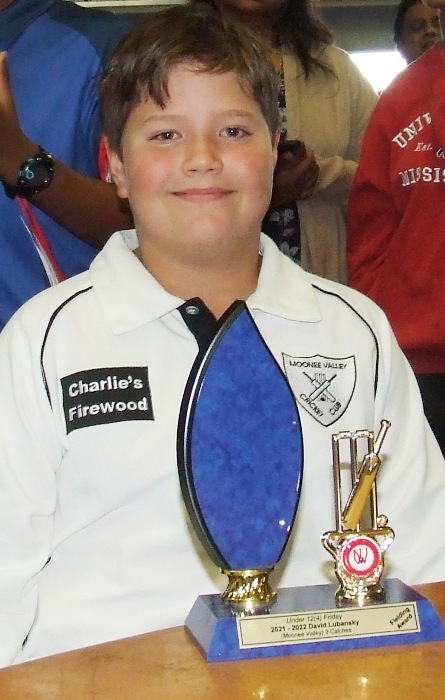 David Lubansky with his Under 12 fielding award.