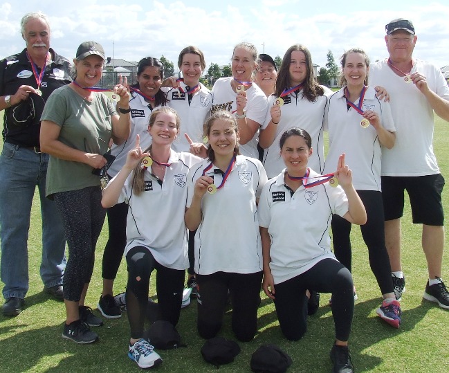 Premiers 2021/22! L-R. Back - co-coach Charlie Walker, Sandra Verschoor, Amber Dylan, Lane Edwards, co-coach Sarah Gooden, Audrey Brown, Sarah Fenn and co-coach Darren Nagle. Front - Kelsie Armstrong, Tara Newman and Yasmin King.